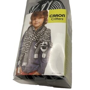 Caron Critters Black White Acrylic Puppy Dog Scarf Knitting Kit Brand New